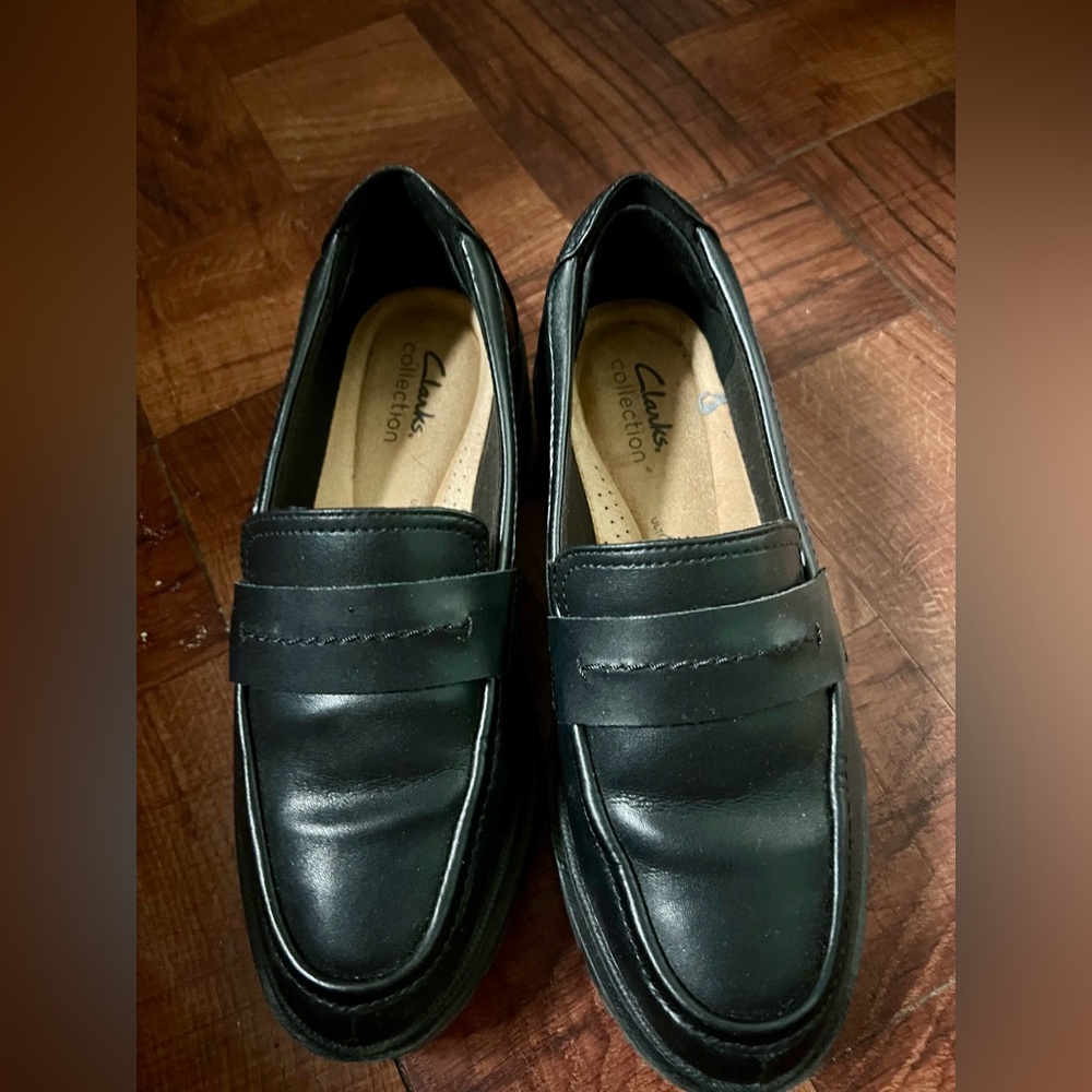 Clarks Calla Loafers size 7 women’s